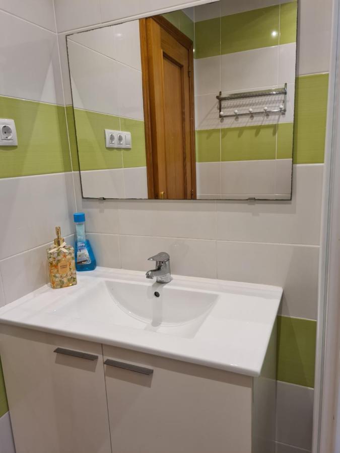 Habitacion Con Bano Privado- En Casa Familiar Beatriz Valenza Esterno foto